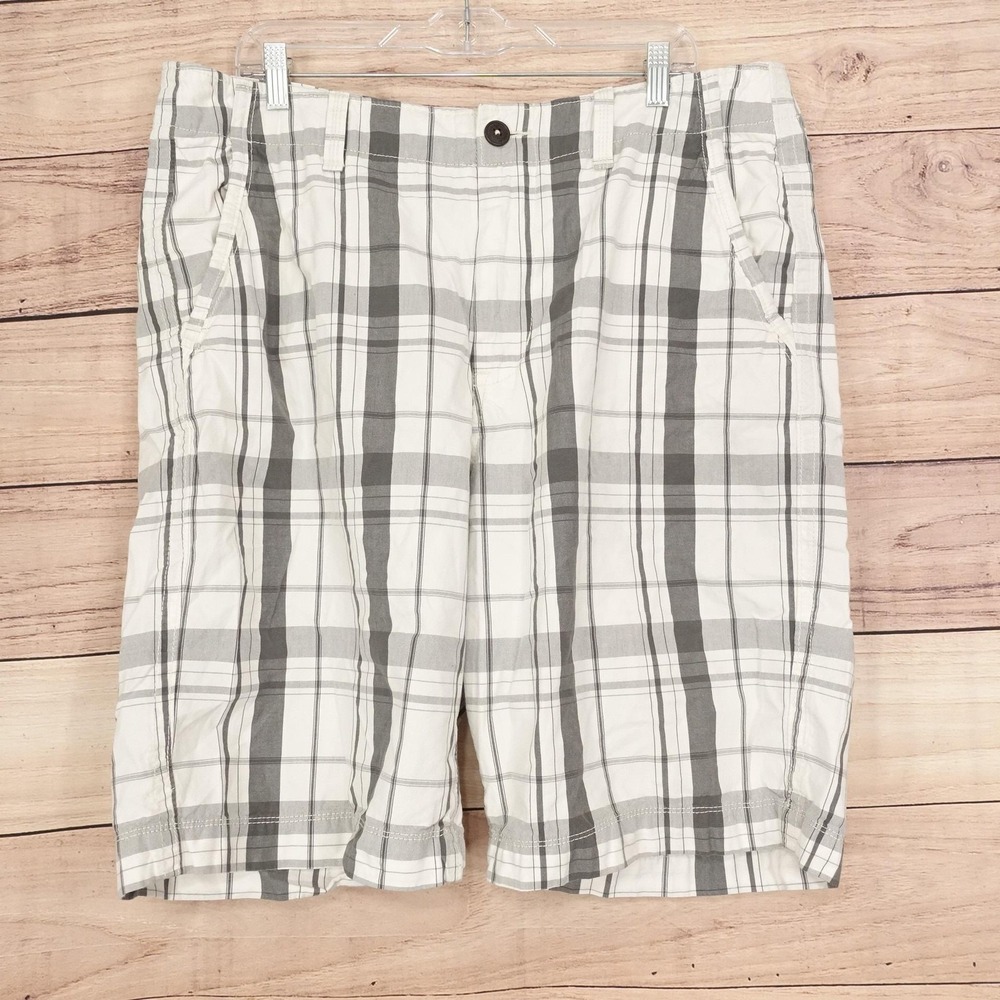 American Eagle Outfitters Shorts Mens 36 White Plaid Chino Longboard 11 Inseam